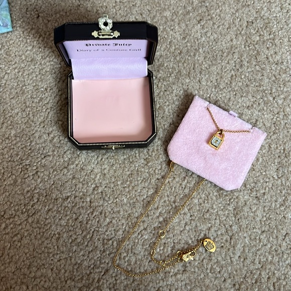 Juicy couture diary necklace - Picture 3 of 3